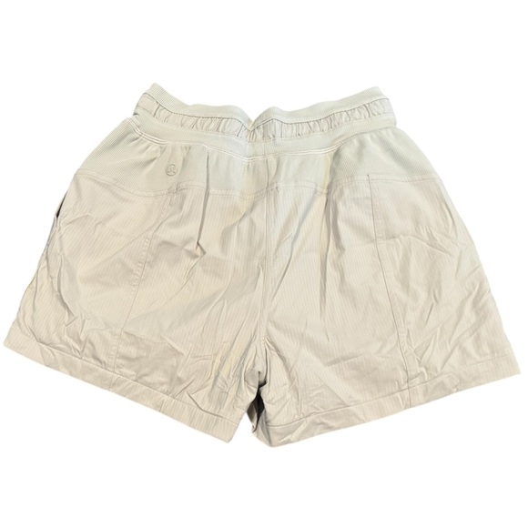 Lululemon Dance Studio High-Rise Short 3.5" - Picture 7 of 7